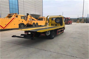 柳河非事故拖车